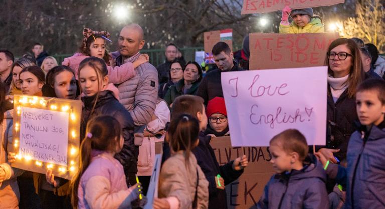 A szülők szerint szándékosan tenné tönkre az iskolát a tankerület