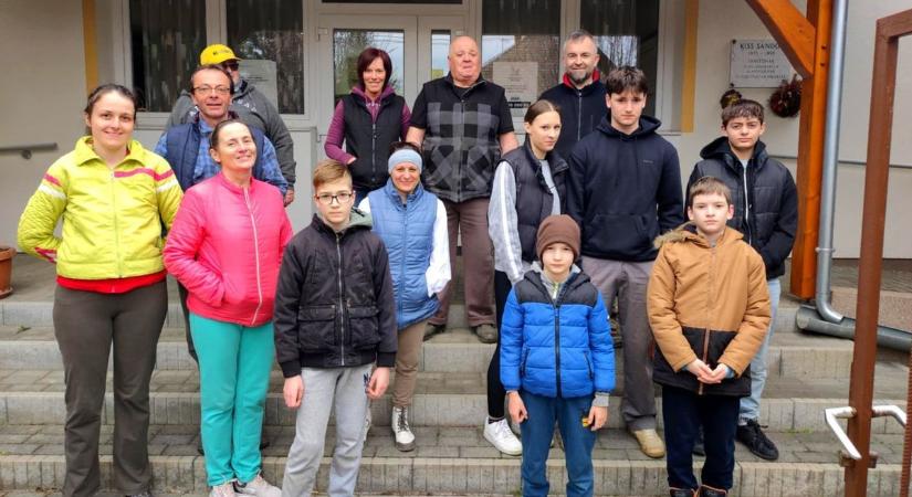 Közösen szépítik falujukat, összefogtak a kisfaludiak