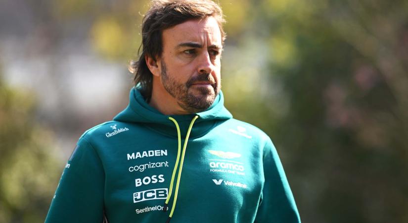 Alonso kisebb sérüléssel versenyzett Kínában