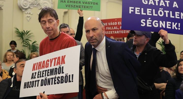 Megszólalt a hatóság: ezért adtak ki elfogatóparancsot Szabó Bálint ellen