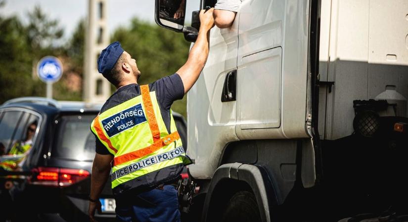Részegen, három sávban szlalomozott a kamionsofőr