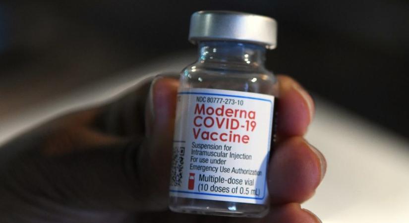 Az Európai Bizottság engedélyezte a Moderna vakcináját