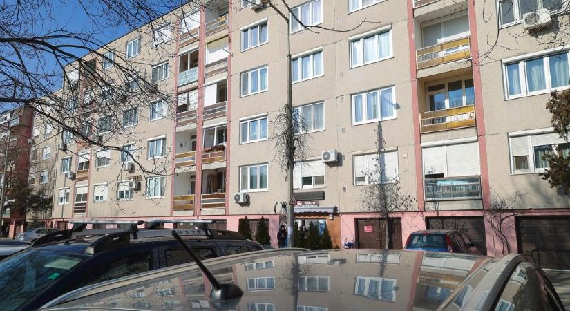 Kizuhant volna a másodikról, de időben jöttek a rendőrök