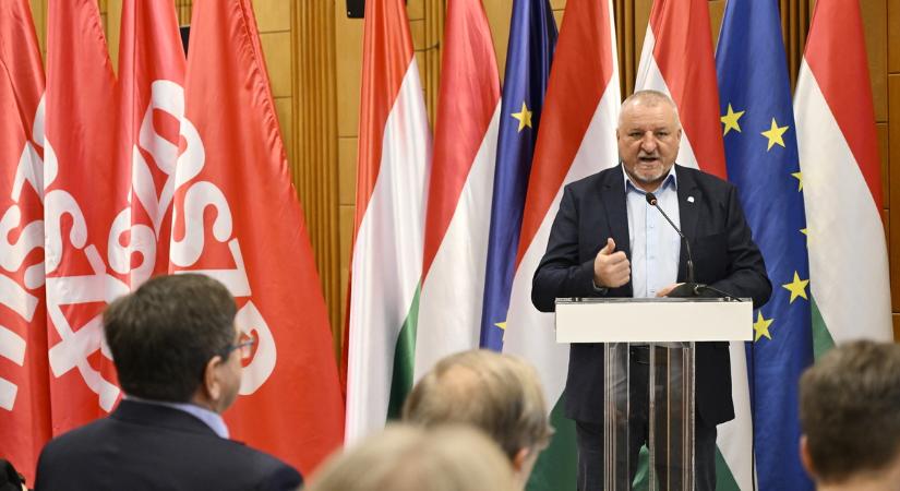 Komjáthi Imre: már régen nem a megélhetésért kellene küzdeni, hanem a jólétért