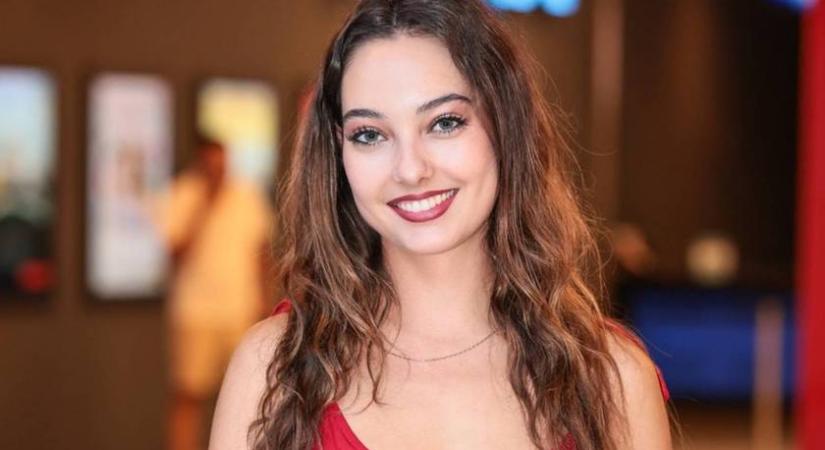 Hunyadi Donatella féltestvére ennyire jóképű pasi: karácsonykor bukkant fel az életében