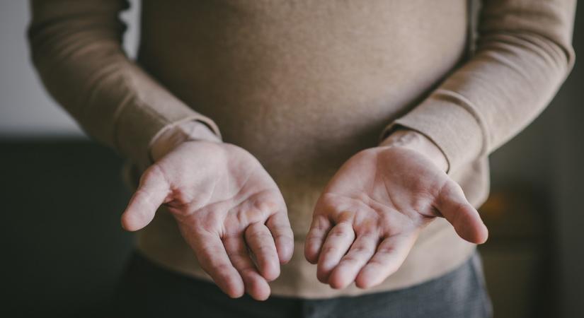 Ilyen elváltozásokkal jelezheti a bőrünk és a tenyerünk a pajzsmirigyzavart