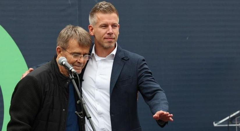 Nagy Bandó András remegő szájjal, fröcsögve szállt bele Orbánba