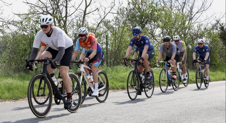 Napsütés, lendület, emelkedők – megtartották az idei Balatonfondo főpróbáját