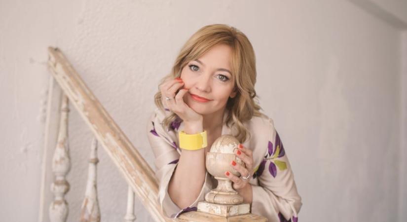 „A sok szerep közt megtaláltam és felvállaltam önmagam” – Patakfalvi Réka útja az önazonossághoz és a szomatikus jógához