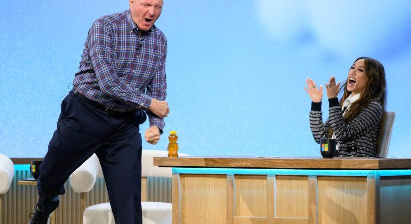 Steve Ballmer 70 évesen is úgy ordítja, hogy DEVELOPERS, mint huszonöt évvel ezelőtt
