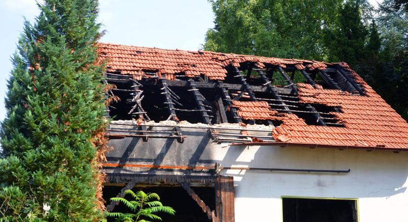 Tűz ütött ki egy inkei lakóház padlásán