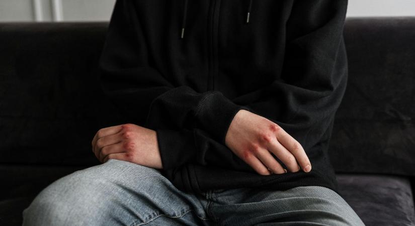 "Mit nézel?" Jobb horog lett a születésnapi buliból
