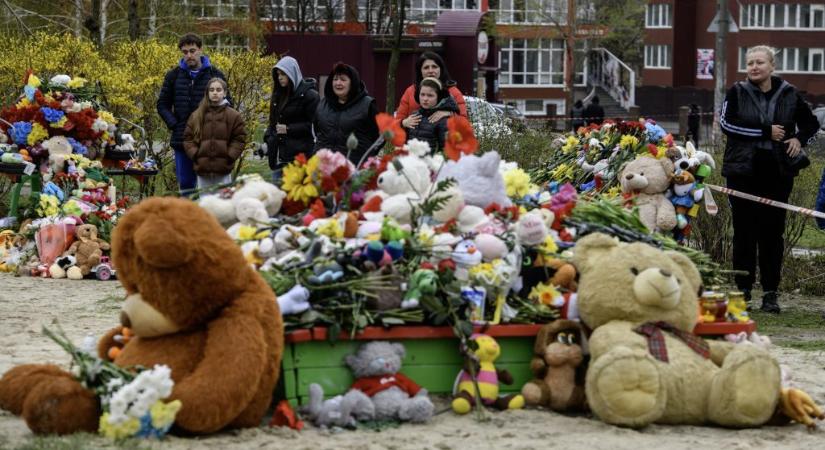 Ukrajna összehívja az ENSZ Biztonsági Tanácsát, miután kilenc gyerek meghalt egy orosz támadásban Zelenszkij szülővárosában