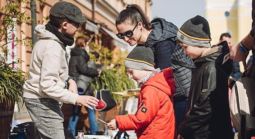 Gyerekbolhapiac és rímfesztivál is lesz szombaton Debrecen legelső sétálóutcájában