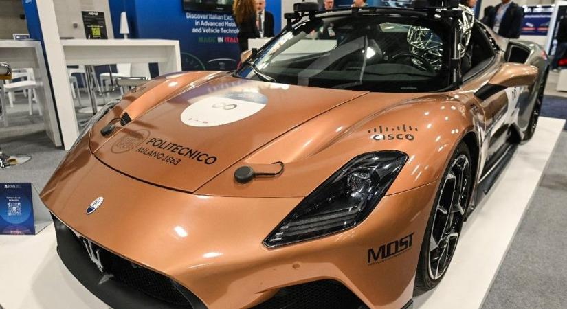 Bajban a Maserati és az Alfa Romeo, segítséget kér az Agnelli-örökös