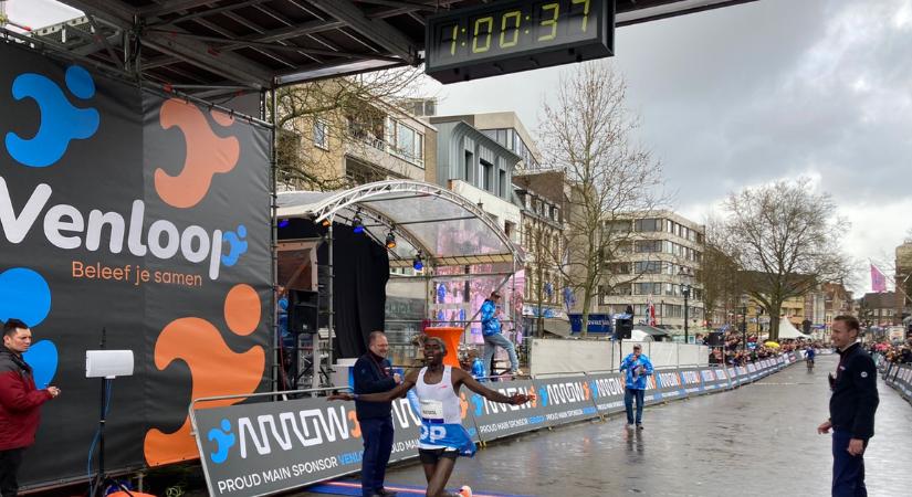 Futótársait is sokkolta a kenyai félmaratonista borzasztó lába