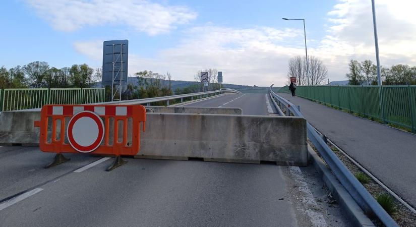 Határzár Szlovákia és Magyarország közt: videón, ahogy az ingázók átjutnak fotók