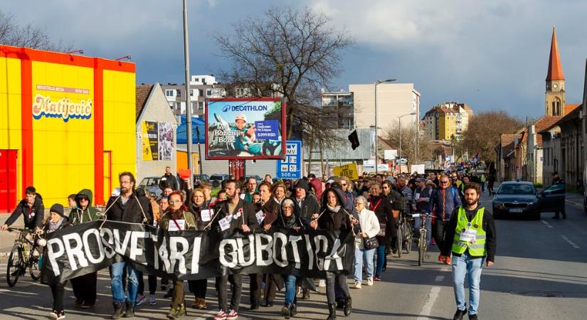 Amikor a lövészárokból szurkolunk – tanárok kontra társadalom
