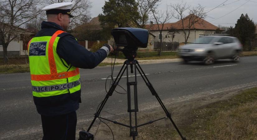 Villognak a kamerák! Országos gyorshajtás-vadászat indul, itt csapnak le Bács-Kiskunban!