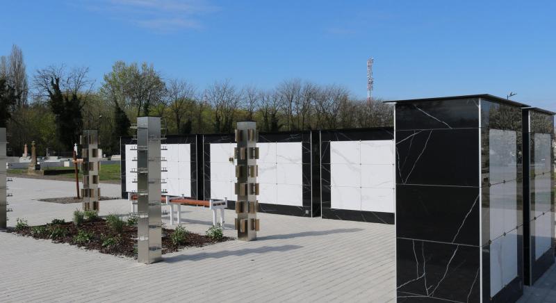 Új urnaligettel bővült a kalocsai köztemető – már a második ütemet tervezik
