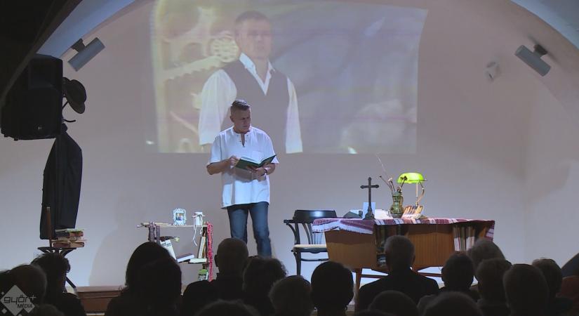 Wass Albert est Ménfőcsanakon