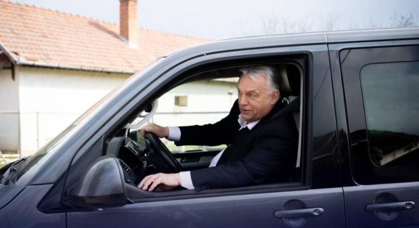 Orbán egy párhuzamos valóságból: az árak lementek, vettem négy nyulat…