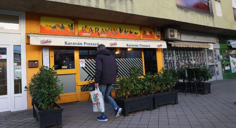 Ahol meg-megáll az idő: A pécsi Karavánban sokan fiatalságukat is ott hagyták