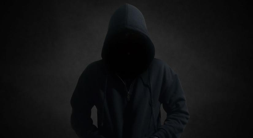 Messzire nyúlik az ismeretlen férfi rejtélyének árnyéka, ámde ez a különös apróság most segíthet a nyomozásban