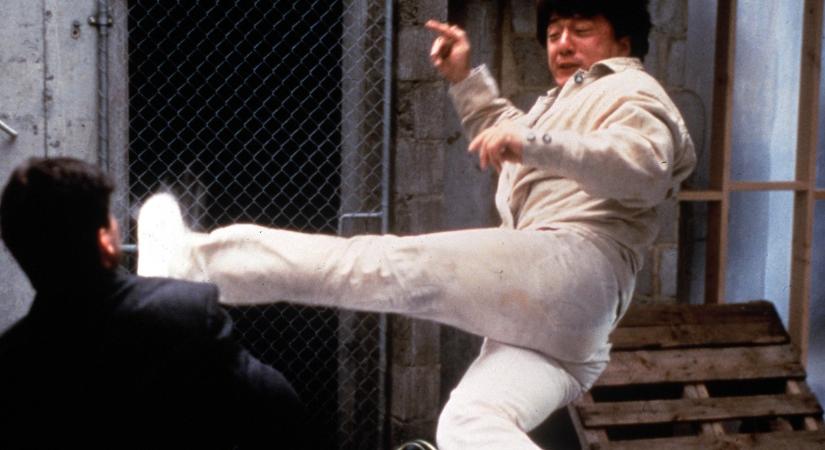 Kissé pocakos és teljesen más most a 70 éves Jackie Chan, mint amilyennek megszoktuk: itt a friss videó a szülinaposról