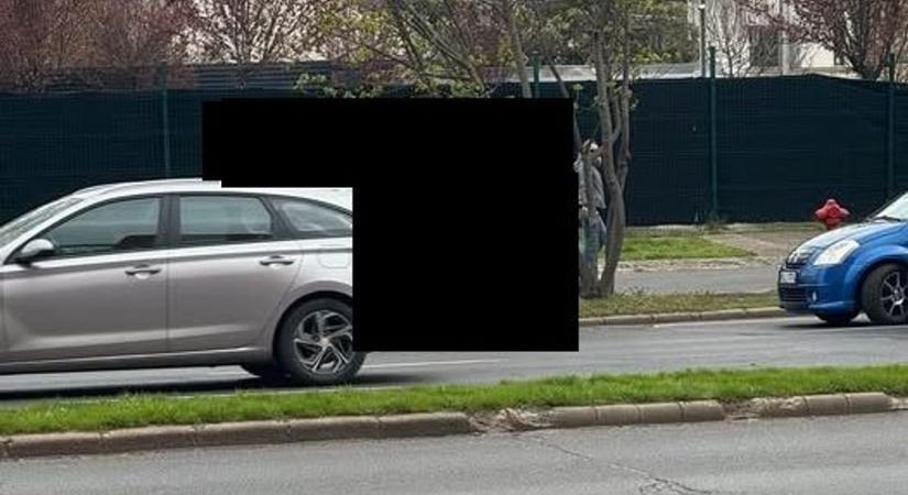 Láttunk már sok mindent elhagyva, de ami a nyíregyházi körúton "kóborolt"...