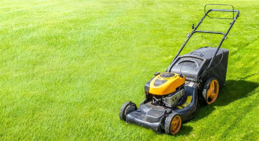 A traktor hangját felváltotta a fűnyíró