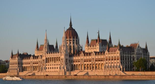 A kábítószer elleni fellépésről tárgyal szerdán a parlament