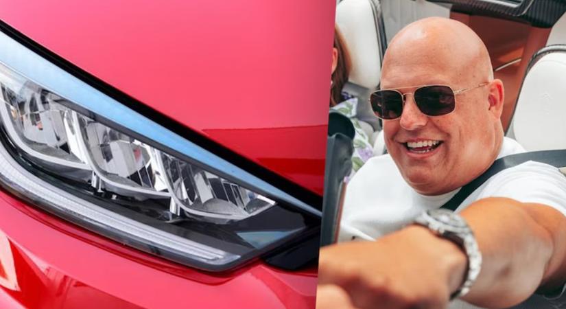 Ezzel a kisautóval jár a hétköznapokban a sportkocsigyártók királya, Koenigsegg