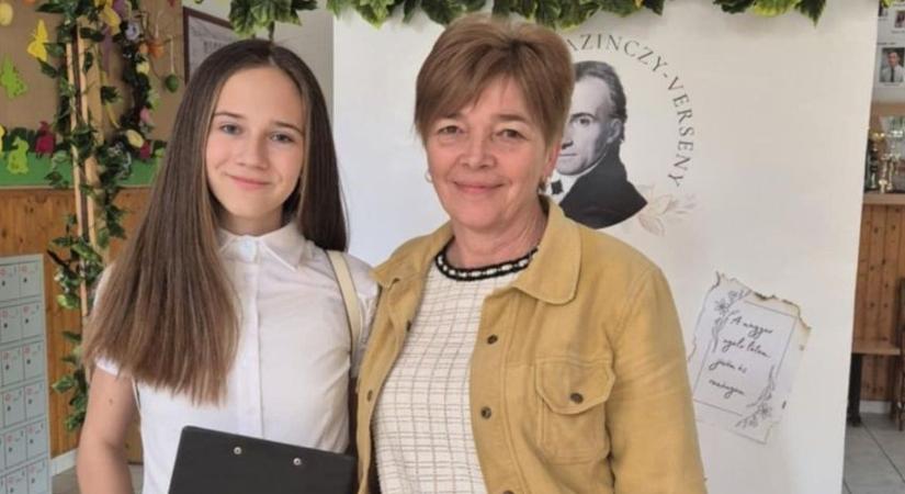 Arany Kazinczy-jelvény a csornai diáklánynak, Szücs Júlia kiváló eredménye