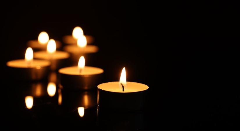 Reviczky Gábor így búcsúzik – Gyászba borult a Vígszínház