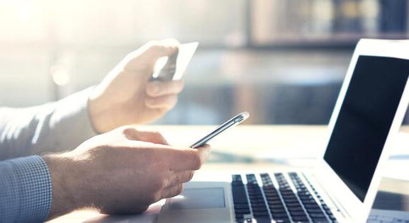 Kiszámolták, mennyit lehet spórolni az alapszámla díjmentességével