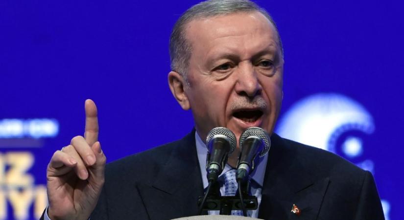 Lemorzsolja ellenfeleit Erdogan