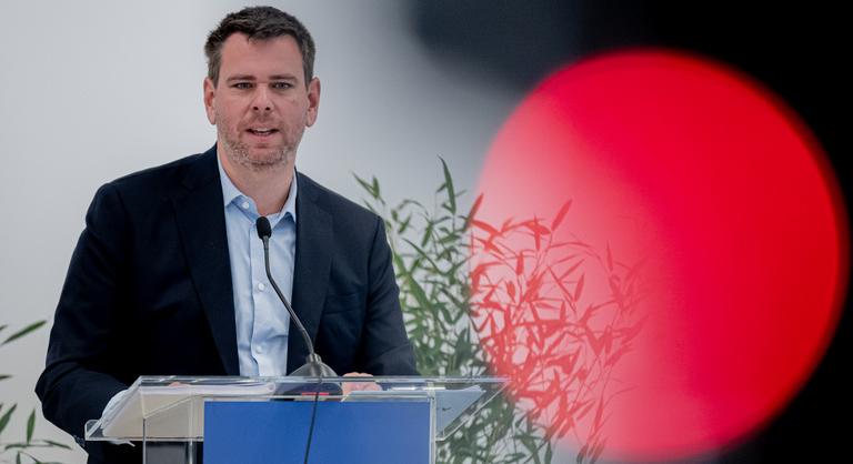 Célegyenesben a trolik kiszabadítása a Dohány utcában