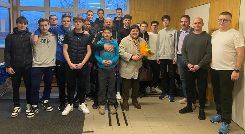 Megható pillanatok a SZIKE fiú U15 tornáján – Emlékezés Vass Gézára