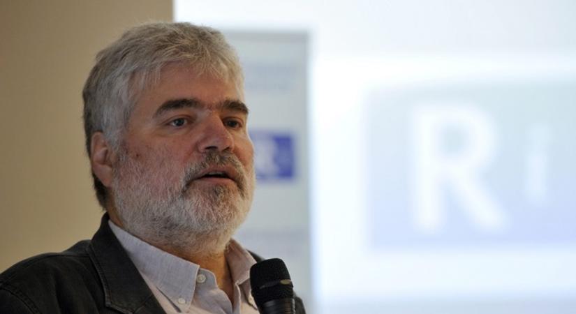 Már a Fidesz saját szavazóbázisa is beleunt a nemzeti konzultációkba, ezért más formákat keresnek