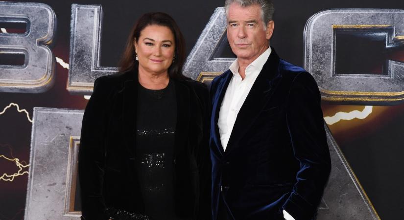 Már 31 éve ragyog Pierce Brosnan oldalán. Mikor duci volt, akkor is imádta, a most újra lefogyott feleségét a színész