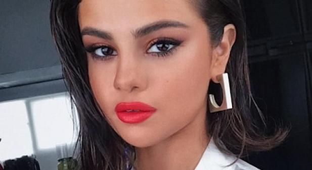Selena Gomez dühös üzenetet írt több szociális média vezetőjének