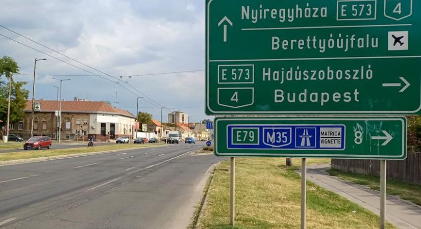 Változik a forgalmi rend a Szoboszlói úti csomópontban
