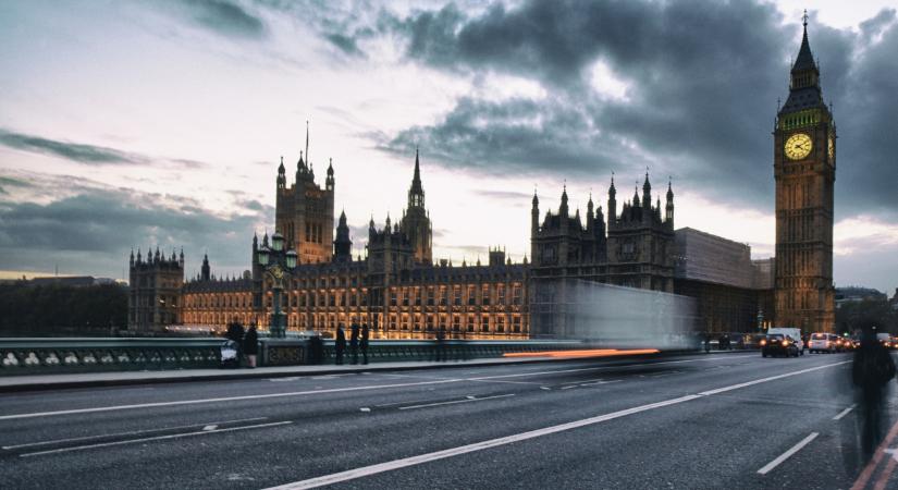 Egy hét után máris drágult a brit beutazási engedély