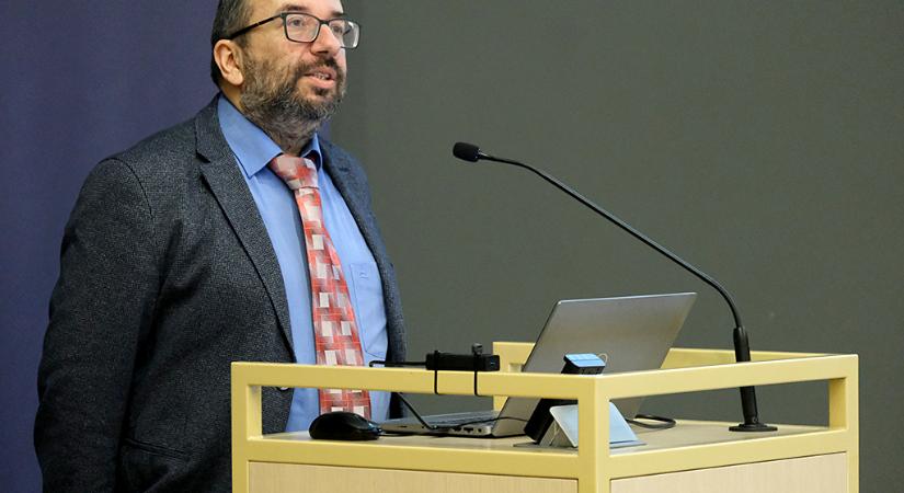 Parkinson-kór világnap: javuló terápiás lehetőségek, súlyos társadalmi hiányosságok
