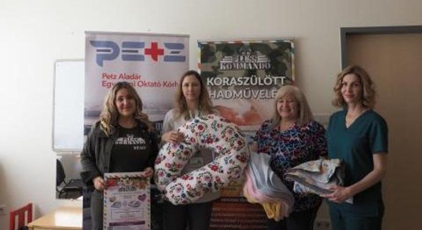 Pihe-puha párnákat, takarókat kaptak a győri koraszülött babák