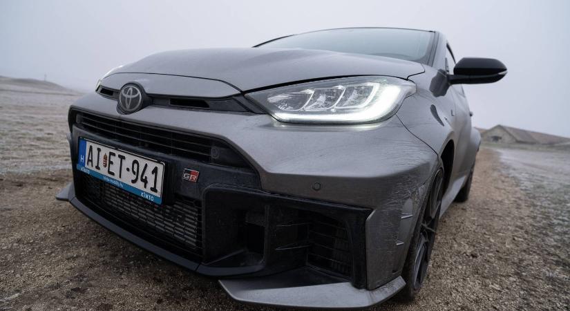 A bő ezer lóerős sportautóiról híres Koenigsegg atyja egy GR Yarissal jár a mindennapokban