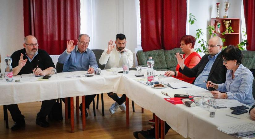 Vépi képviselő-testületi ülés: nem az időszakos égetésre