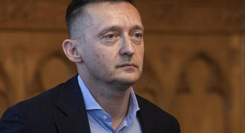 Rogán Antal szerint nemzetbiztonsági érdeket veszélyeztetne, ha kiderülne, van-e diplomata-útlevele Matolcsy Ádámnak vagy Dzsudzsák Balázsnak