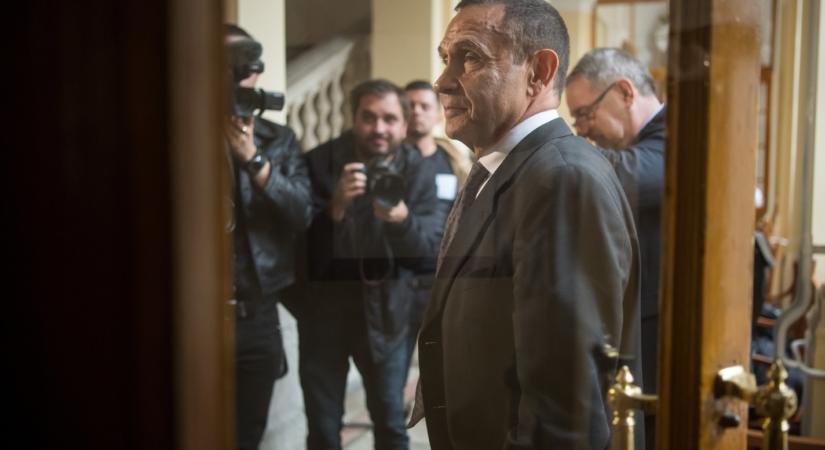 Fenyő-gyilkosság: Gyárfás Tamás hét évet, Portik Tamás életfogytiglant kapott
